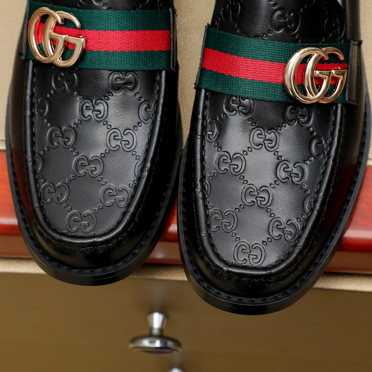 Men's men's shoes💰460💰💰Gucci official website men's business formal leather shoes updated💥Hong Kong counters synchronize new styles💥completely one-to-one replica shipment👍zero gap in counter quality 0⃣️made of imported cowhide on the outside+water-dyed🐂leather lining, color optional! Matching code 38-45